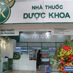 Tấm bảng hiệu nhà thuốc tây luôn phải đầy đủ thông tin cho khách hàng